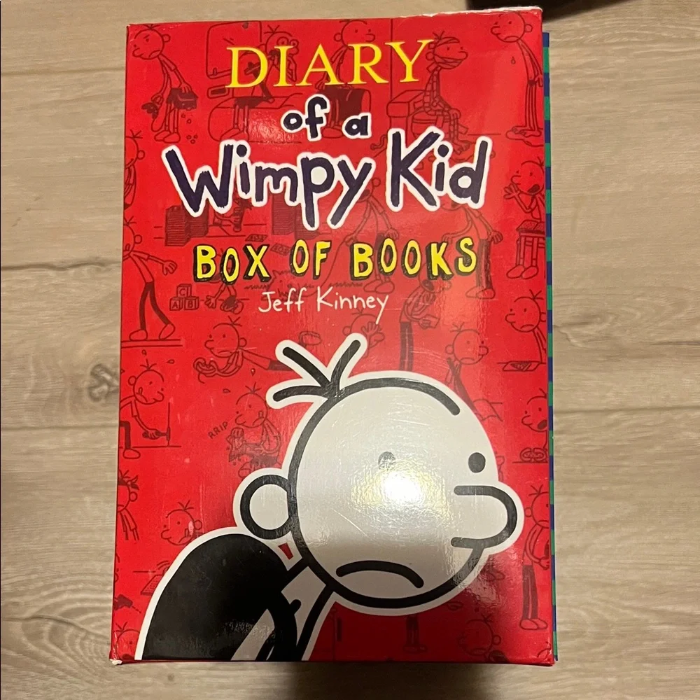 Diary of a Wimpy Kid Box of 12 Books - Picture 2 of 4